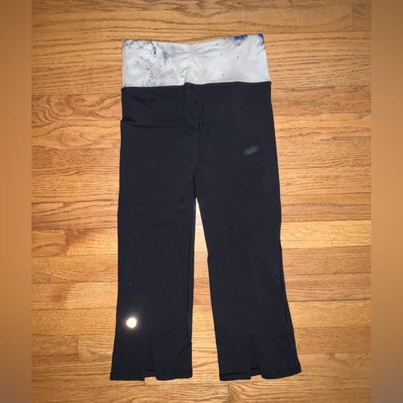 Lululemon Leggings - Mid Rise - Cropped 2 - Picture 2 of 3